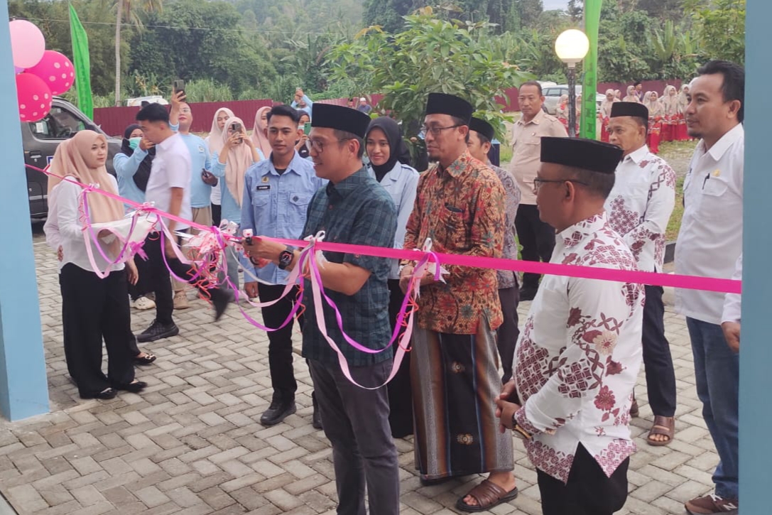 Bupati Kolaka Resmikan Pelayanan Gizi dan Gedung Pembelajaran Digital BIBS